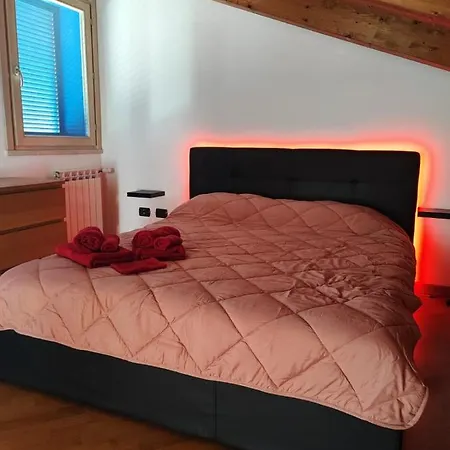 Red Lux דירה